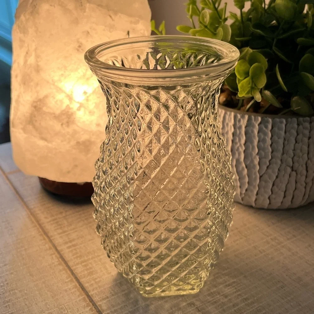 Vintage Hoosier Glass Diamond Point Hobnail Glass Vase - Clear - Picture 12 of 13